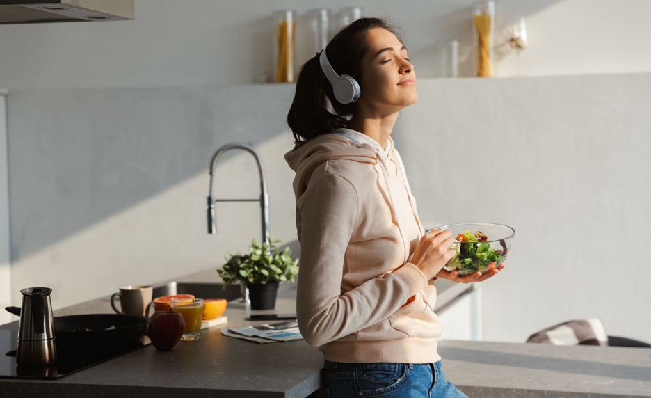 Comment l’environnement sonore modifie notre perception des saveurs ? 