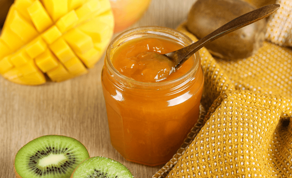 Confiture de kiwis et mangues