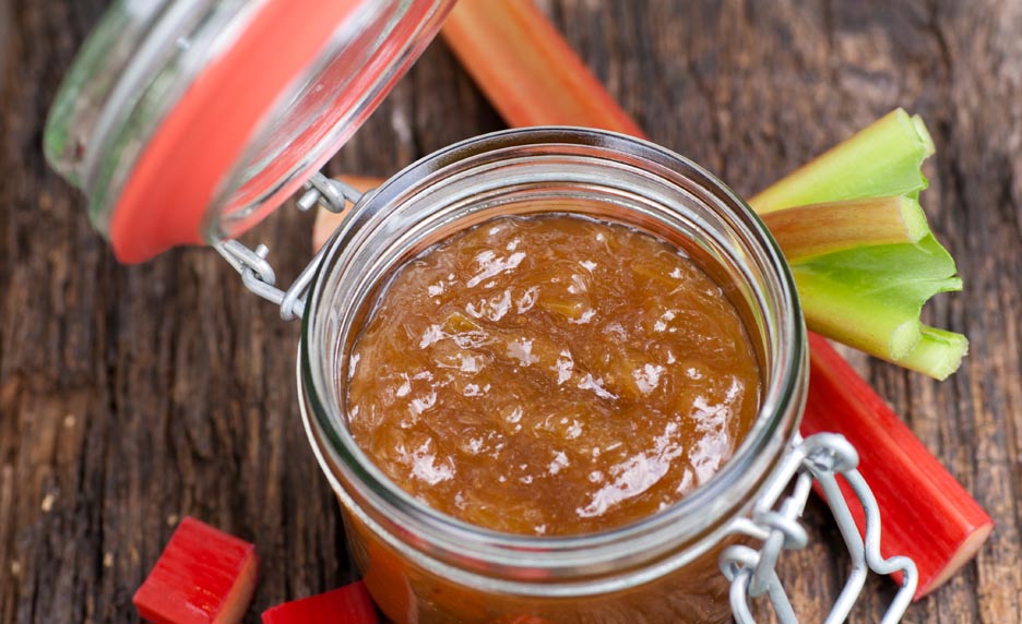 Confiture de rhubarbe à la cannelle