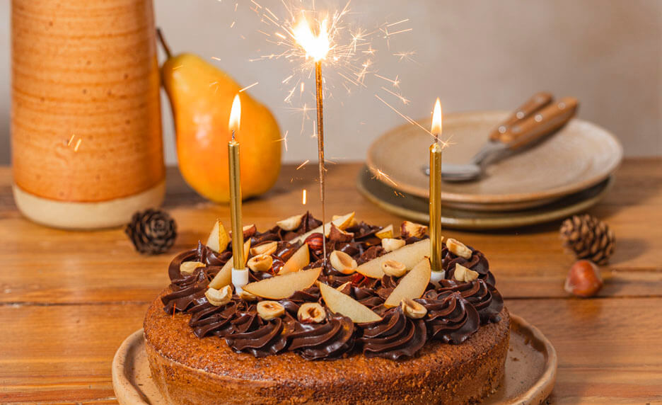 Gâteau aux noix, poire, ganache au chocolat et noisettes | Cultures Sucre