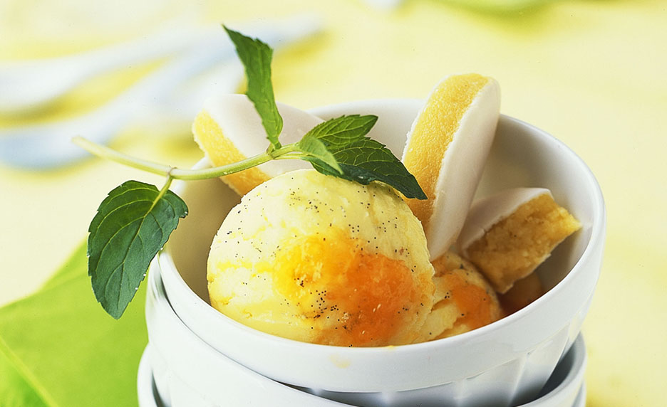 Glace aux calissons, coulis de melon