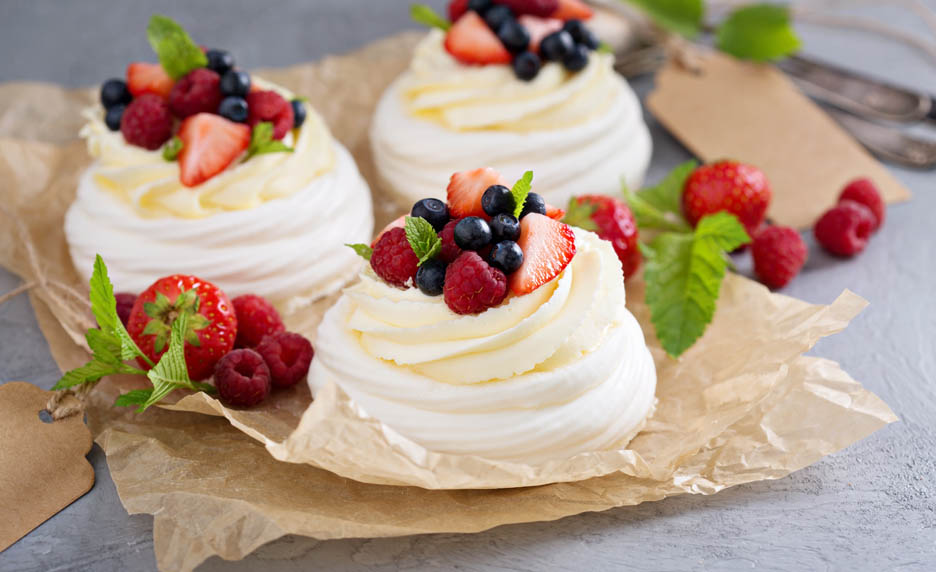 Pavlova aux fruits rouges et chantilly