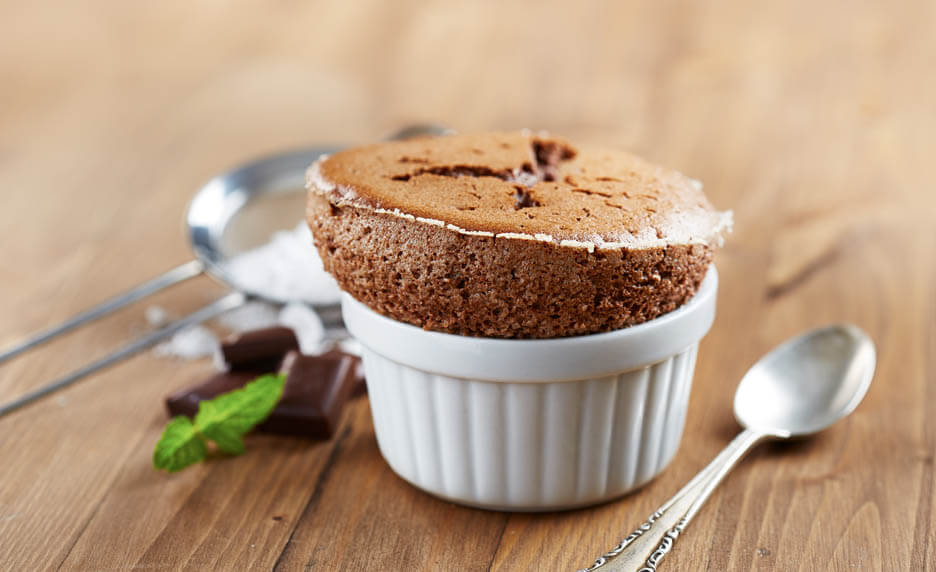 Soufflé au chocolat-gingembre et son caramel