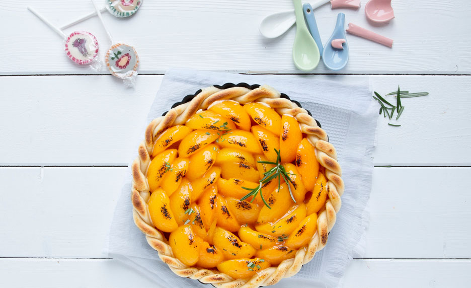 Tarte aux abricots et au romarin